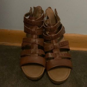 American Eagle heels